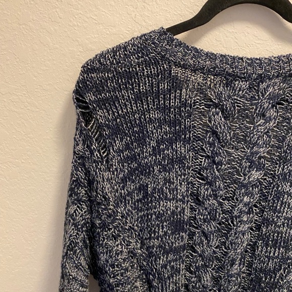 Wildfox v-neck knit distressed sweater - Picture 4 of 11